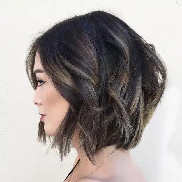 19-black-wavy-bob-with-subtle-highlights