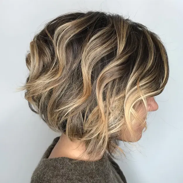 26-bronde-wavy-bob