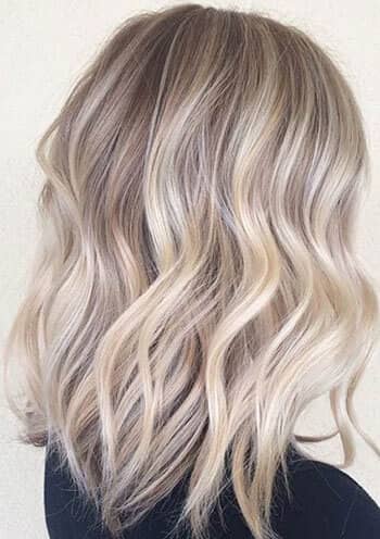 Medium Blonde Ash Wavy Layers