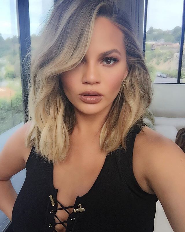 30 Chic Celebrity-Inspired Lobs | Chrissy Teigen Lob | Hairstyle on Point