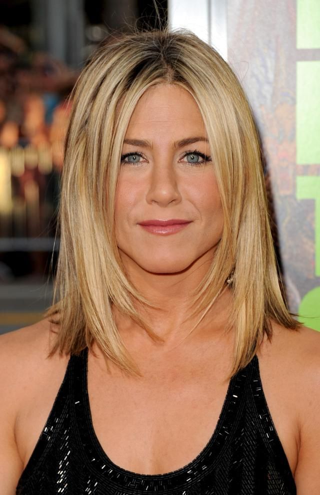 30 Chic Celebrity-Inspired Lobs | Jennifer Aniston Lob Haircut | Hairstyle on Point