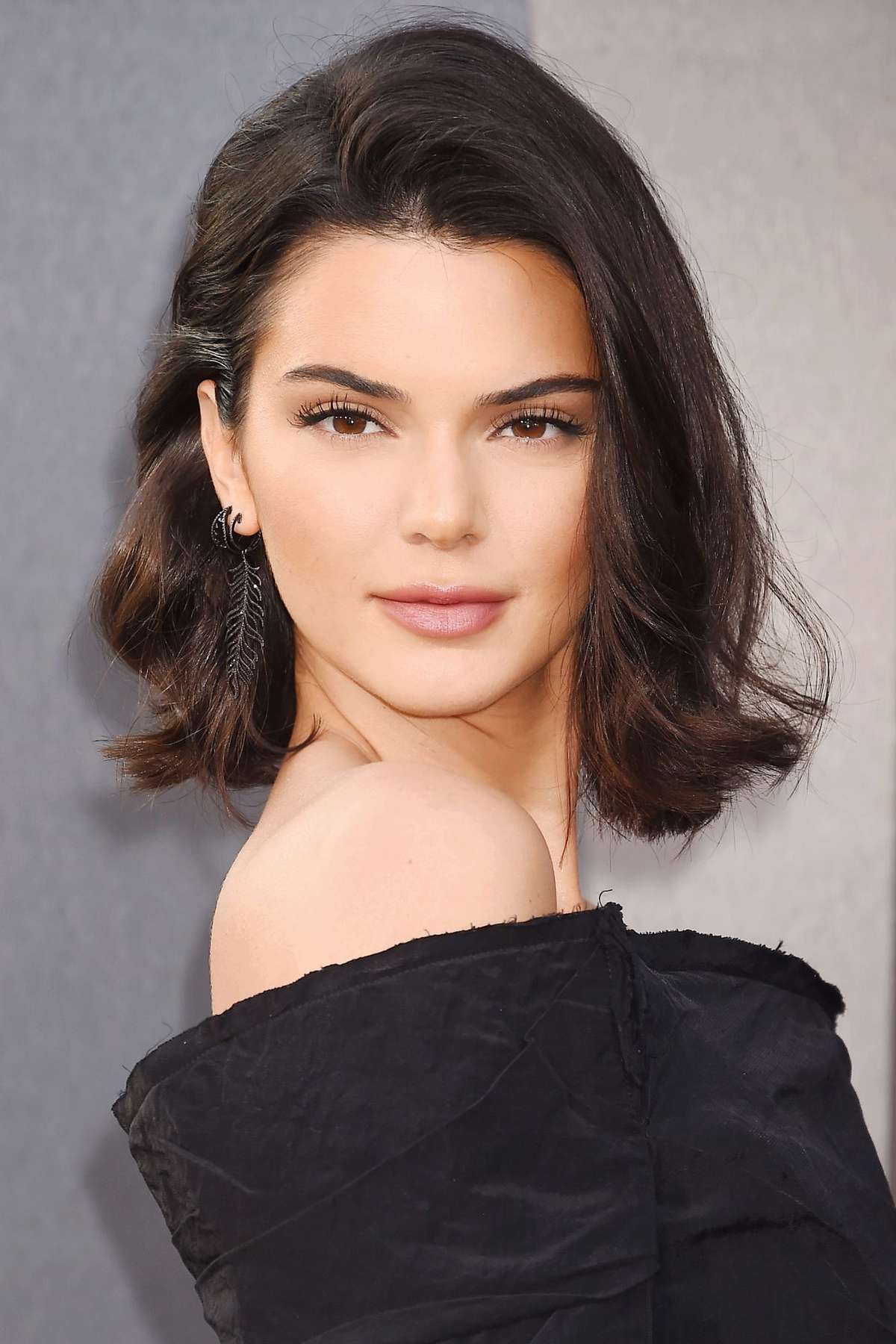 30 Chic Celebrity-Inspired Lobs | Kendall Jenner Lob Haircut | Hairstyle on Point