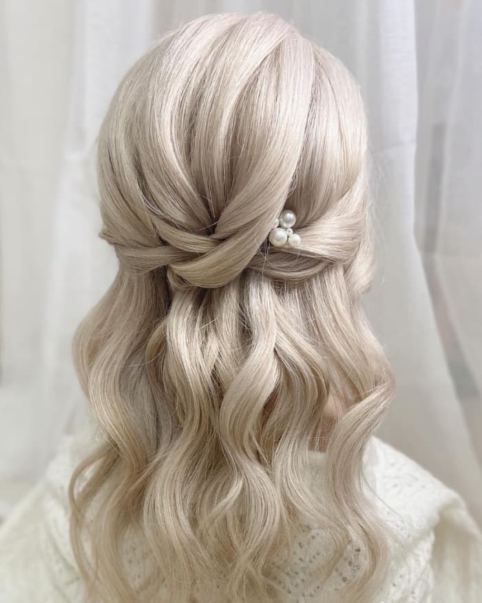 Hairstyles for Blondes - blonde curls braided back