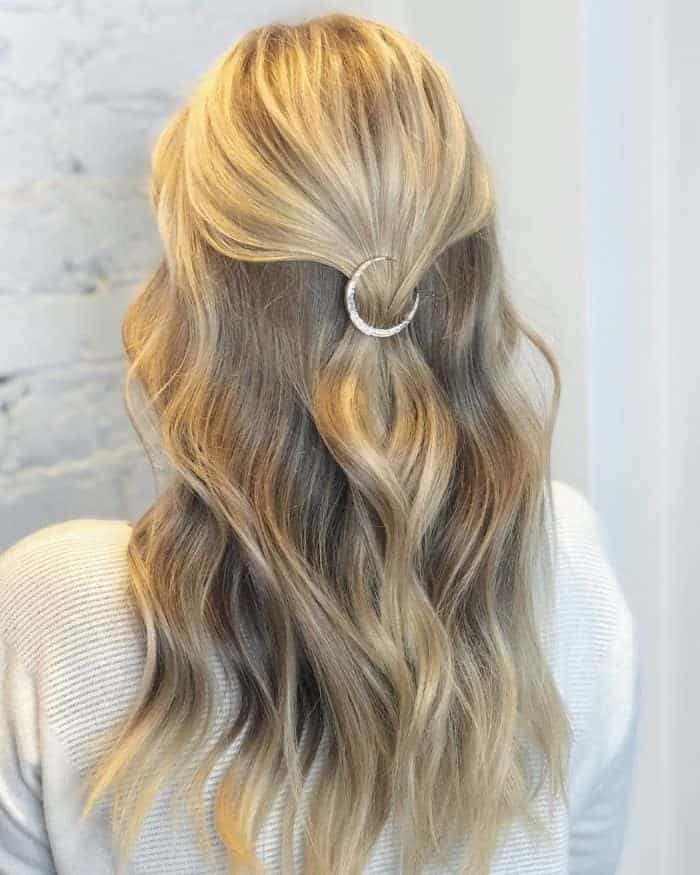 Perfect Hairstyles For Round Face Women - 30