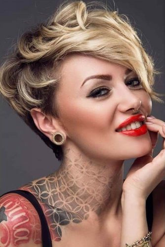 Asymmetrical Pixie Cut #pixiehairstyles #pixiecut #shorthair #hairstyles #blondehair