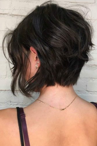 Brunette Short Bob Messy Hair #shortbob #shortbobhairstyles #shorthairstyles #hairstyles #brunettehair