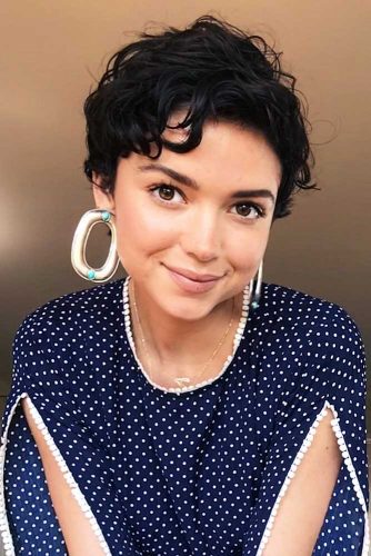 Choppy Pixie Hairstyle #pixiehairstyles #pixiecut #shorthair #hairstyles #brunettehair