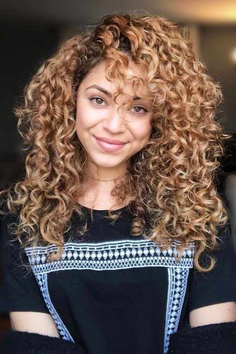 Curly Shaggy Hair With Bangs #longshaghaircut #shaghaircut #haircuts #longhair