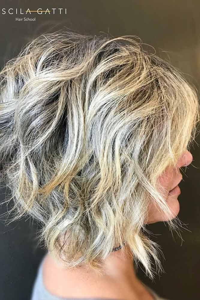 Inverted Wavy Lob #layeredbobhairstyles #layeredbob #hairstyles #haircuts