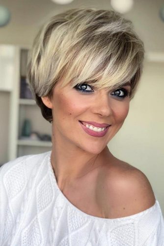 Layered Short Hairstyles For Christmas #shorthairstyles #christmashairstyles #hairstyles #pixiehairstyles