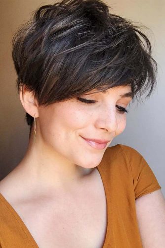 Medium Pixie Hairstyle #pixiehairstyles #pixiecut #shorthair #hairstyles #brownhair