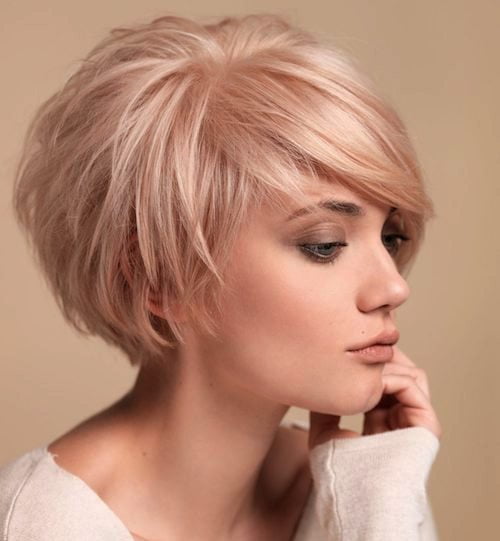 short blonde bob hairstyle for fine hair