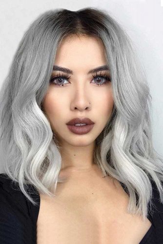 Stylish Silver Asymmetrical Bob Wavy Hairstyle #bobhaircut #asymmetricalbob #silverhair