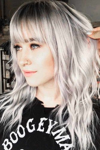 Beach Wavy Medium Hair with Choppy Bangs #wavyhair #mediumhair #bangs