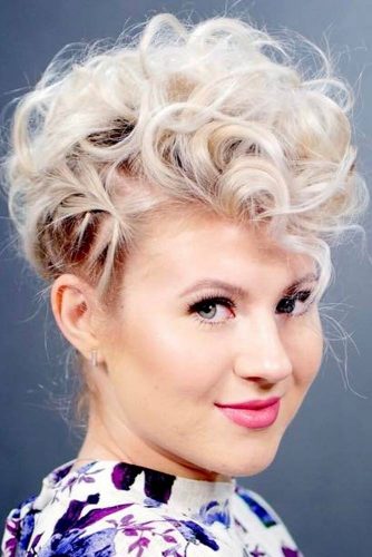 Blonde Easy Updo Hairstyles For Short Hair #shorthairstyles #shorthair #hairstyles #bobhairstyles #updo