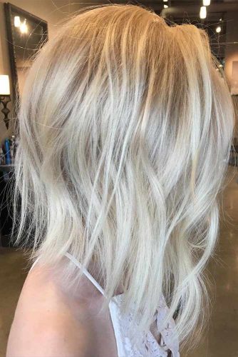 Blonde Wavy A-Line Bob #blondehair #wavyhair #alinebob