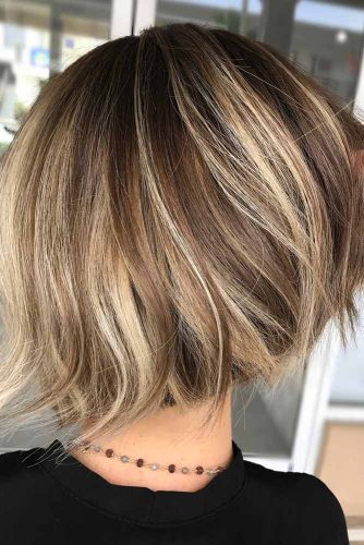 Corte de pelo Bob para cabello grueso #shortbobhairstyles #bobhairstyles #hairstyles #straighthair #blondehighlights