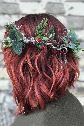 Bob Hairstyle For Valentines Day With Floral Band #bobhairstyles #bobhair #hairaccessory