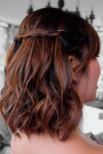 Braided Half Up Hairstyle #brownhair #braidedhairstyles