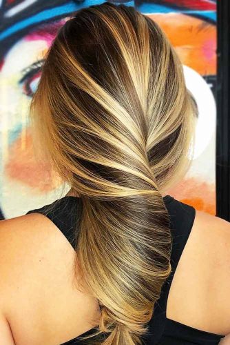 Brown Highlighted Hair With Golden Blonde Streaks #brunette #blondehair #highlights