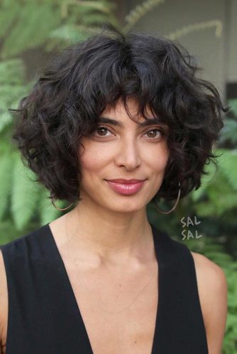 Brunette Curly Bob With Bangs #shorthaircuts #bobhaircuts #bobwithbangs #curlyhair