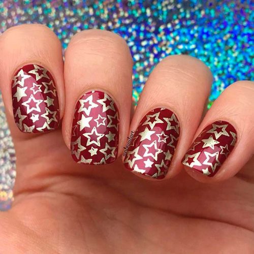 Burgundy And Gold Stars Nail Designs #stampingnails #goldnails #shortnails