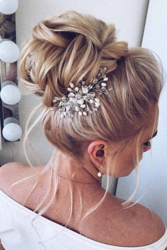 Chic Updos for Blonde Hair picture2