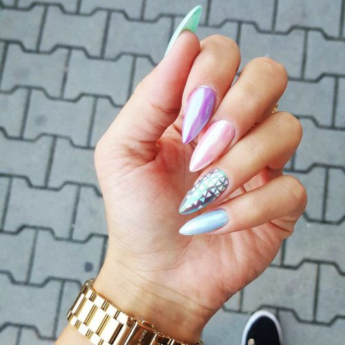 Colorful Eye-Catchy Almond Nails to Make Your Look Bright Picture 4