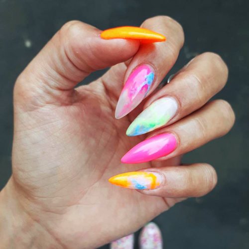 Colorful Eye-Catchy Almond Nails to Make Your Look Bright Picture 6