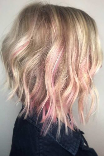 Curly Blonde Bob Haircut with Pink Highlights #bobhaircut #invertedbob #layeredhair #pinkhighlights