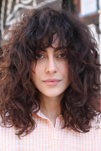 Curly Hair With Bangs #shaghairstyles #shaghaircuts #mediumlength #hairstyles #curlyhair