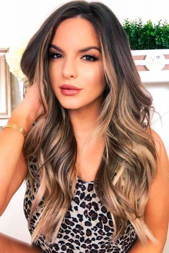  Dark Brown Hair With Blonde Highlights #darkbrownhair #blondehighlights