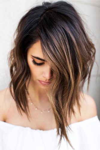 Deep Side Part Medium Hairstyle #messyhair #wavyhair #mediumhair