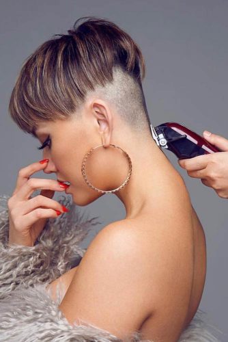 Eye-Catching Short Bowl Cut Undercut Mix #shorthaircuts #bowlcut #undercut