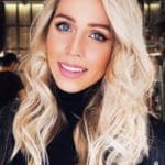 feminine-side-parted-cut-wavyhair-longhair