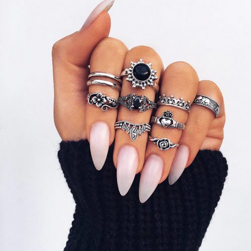 Glamorous Nude Almond Nails for Any Outfit Picture 1