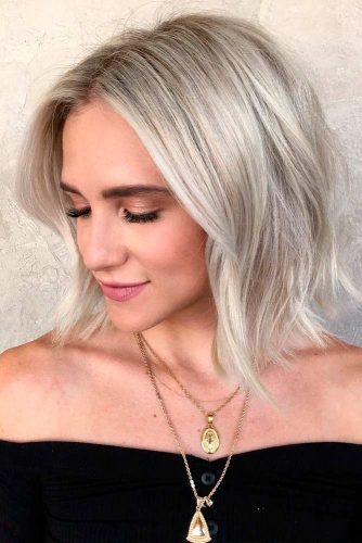 Inverted A-line Messy Platinum Blonde Bob #platinumblonde #blondehairstyles