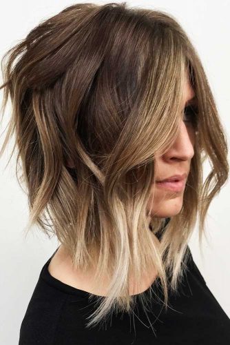 Inverted Shoulder Length Bob With Disheveled Waves #mediumhair #wavyhair #bob