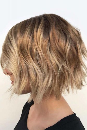 Layered Wavy Bob Styles #wavyhair #hairstyles #hairtypes #bobhairstyles