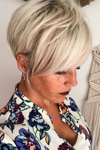 Long Pixie Bob With Side Swept Bang #pixiecut #haircuts #longpixie #blondehair