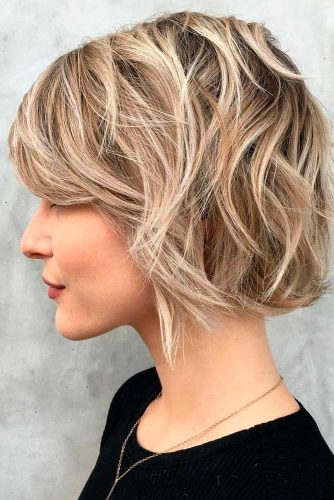 Lovely and Easy Hairstyles for Short Wavy Hair picture 1