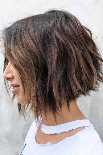 Medium Length Hairstyles For Thick Hair #mediumlengthhairstyles #mediumhair #hairstyles #bobhaircut #brownhair