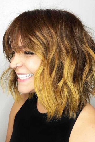 Messy Shoulder Length Haircuts With Bangs #shoulderlengthhair #layeredhaircuts #mediumhair #haircuts