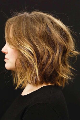 Modern And Classy Shag Hairstyle #shaghairstyles #shaghaircuts #mediumlength #hairstyles #goldenhighlights