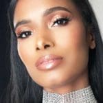 moisturize-the-skin-on-your-cleavage-for-valentine