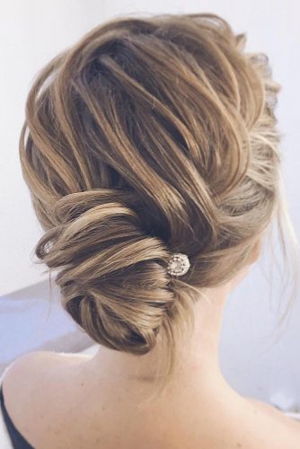 Pretty Medium Hairstyles for Valentines Day picture3