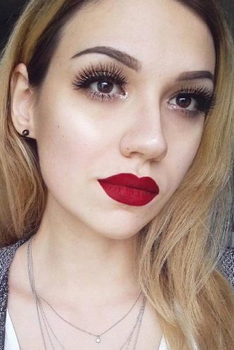 Red Lipstick Looks for Girls with Blonde Hair picture 5