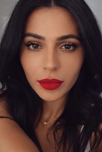 Sexy Makeup with Red Lipstick picture 3
