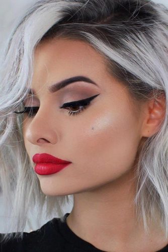Sexy Makeup with Red Lipstick picture 6