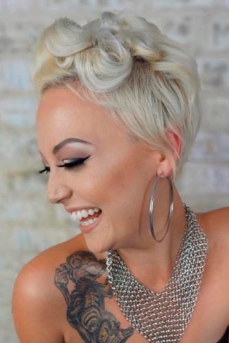 Short Blonde Curly Hairstyle #shorthairstyles #blondehair